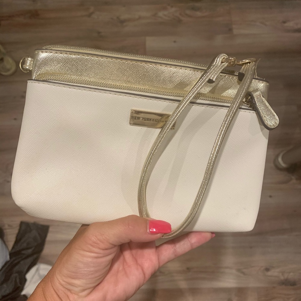 New York and Co wristlet